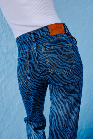 STRAIGHT-LEG JEANS IN ZEBRA-PRINT DENIM